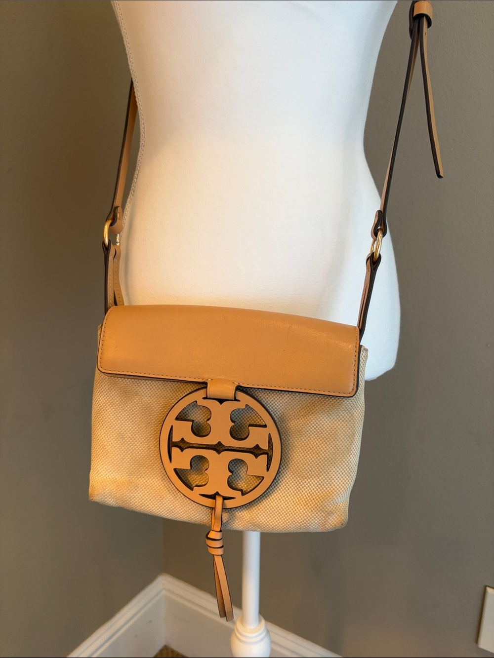 Tory Burch Tan Leather-Trim Crossbody with Signature Medallion - Picture 1 of 4